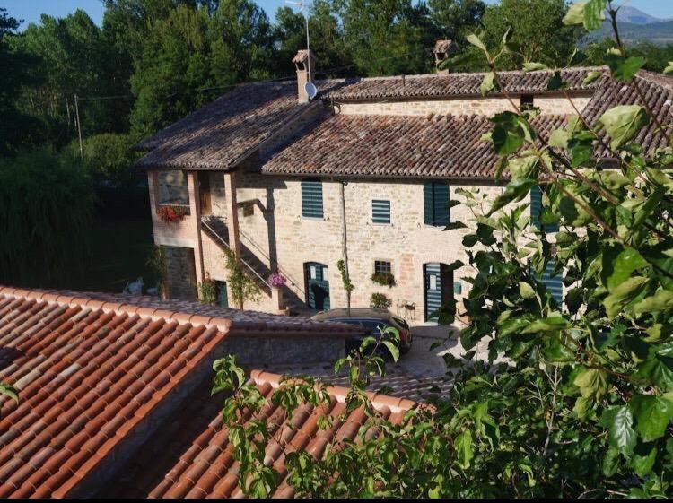 B&B Ponte La Pietra Gubbio Luaran gambar