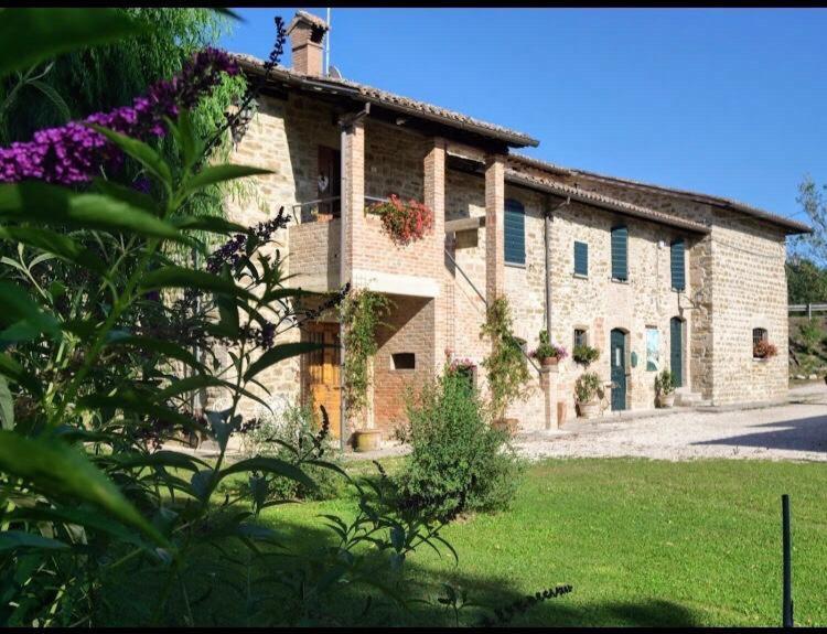 B&B Ponte La Pietra Gubbio Luaran gambar